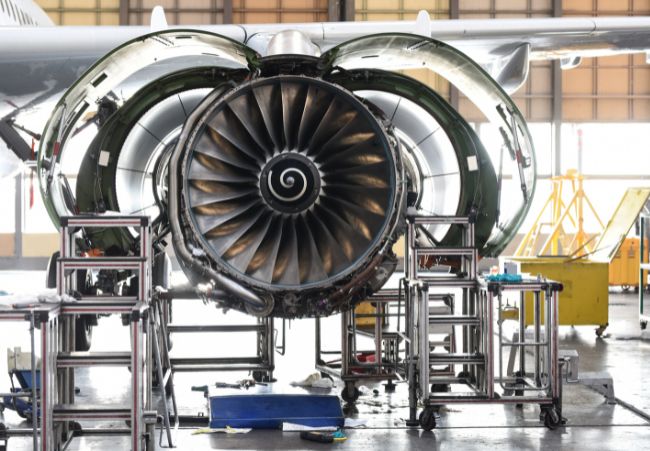 Große Kohlefaserrohre für die Luft- und Raumfahrt