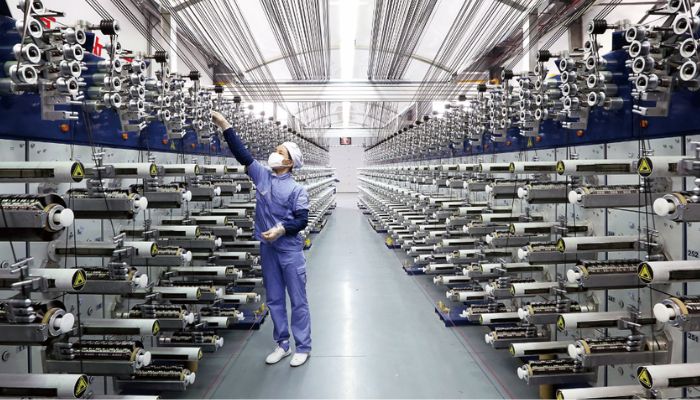 how is carbon fiber manufactured